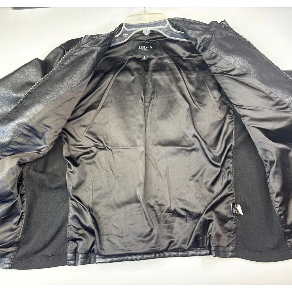 Torrid Womens Black Faux Leather Moto Jacket Ribbed Detail Plus Size 2 (18-20)